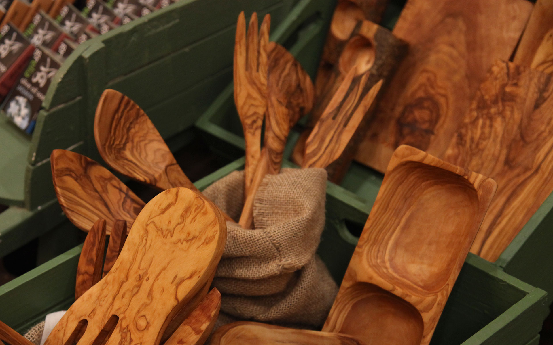 Gift boxes of olive wood